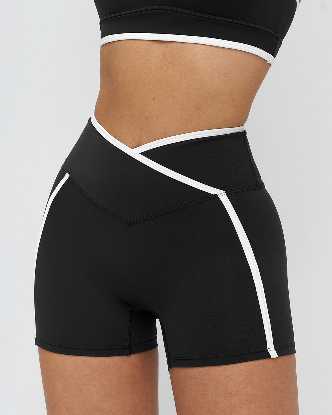 Anika Seamless Shorts - Black