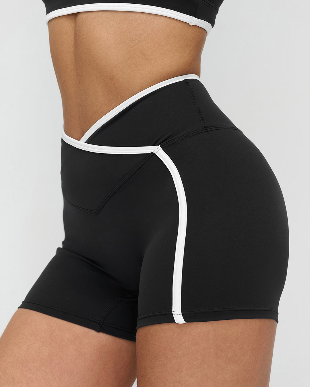 Anika Seamless Shorts - Black