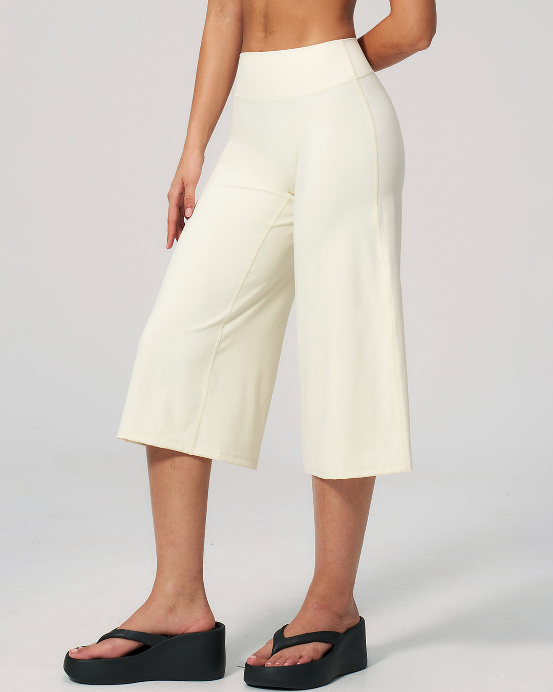 Draya Seamless Capri - Cream