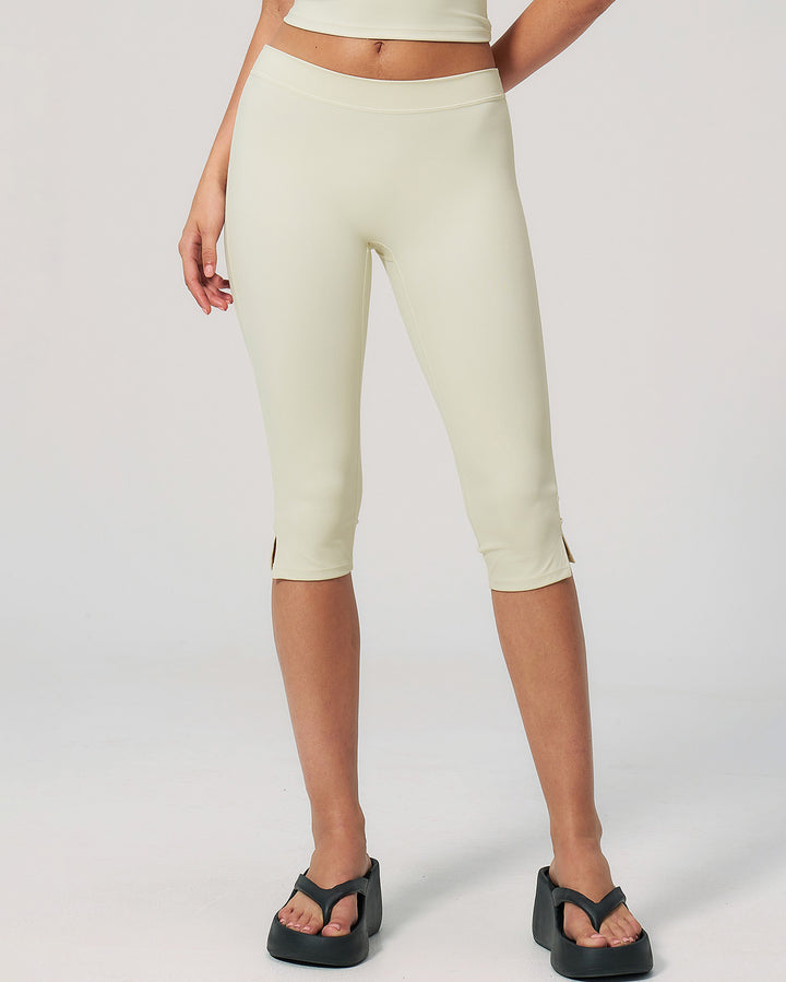 Halo Seamless Capri - Cream