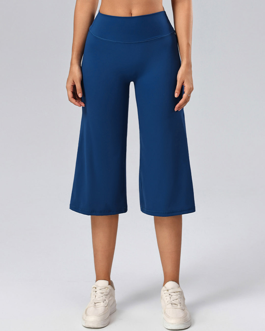 Haniya Seamless Capri - Navy
