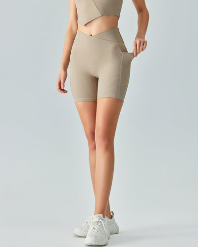 Irene Seamless Pocket Shorts - Khaki