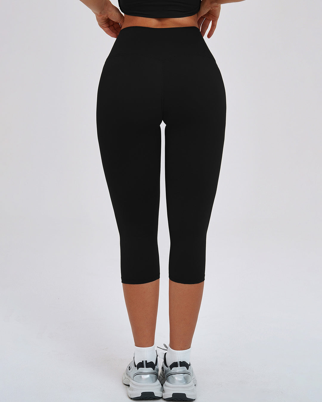 Mireya Seamless Capri - Black