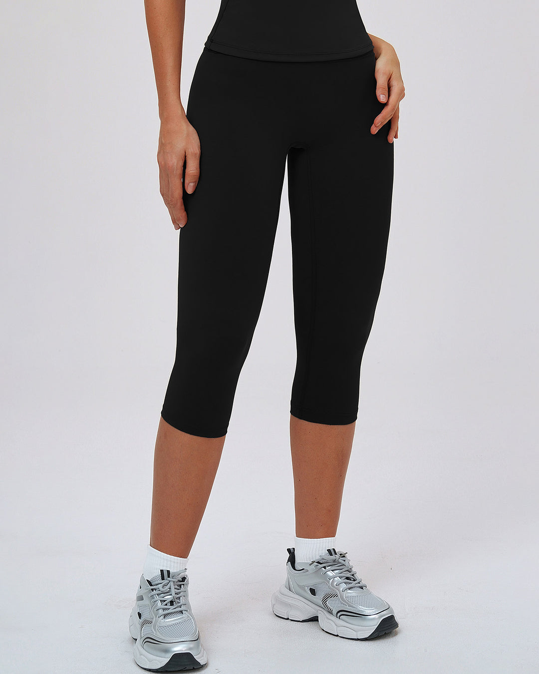 Mireya Seamless Capri - Black