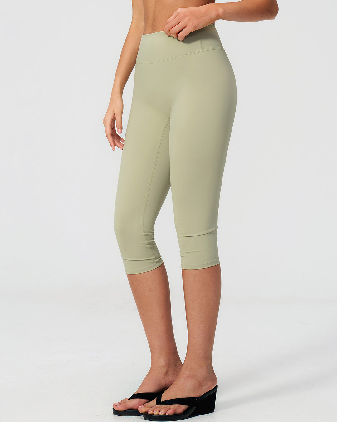 Mireya Seamless Capri - Olive