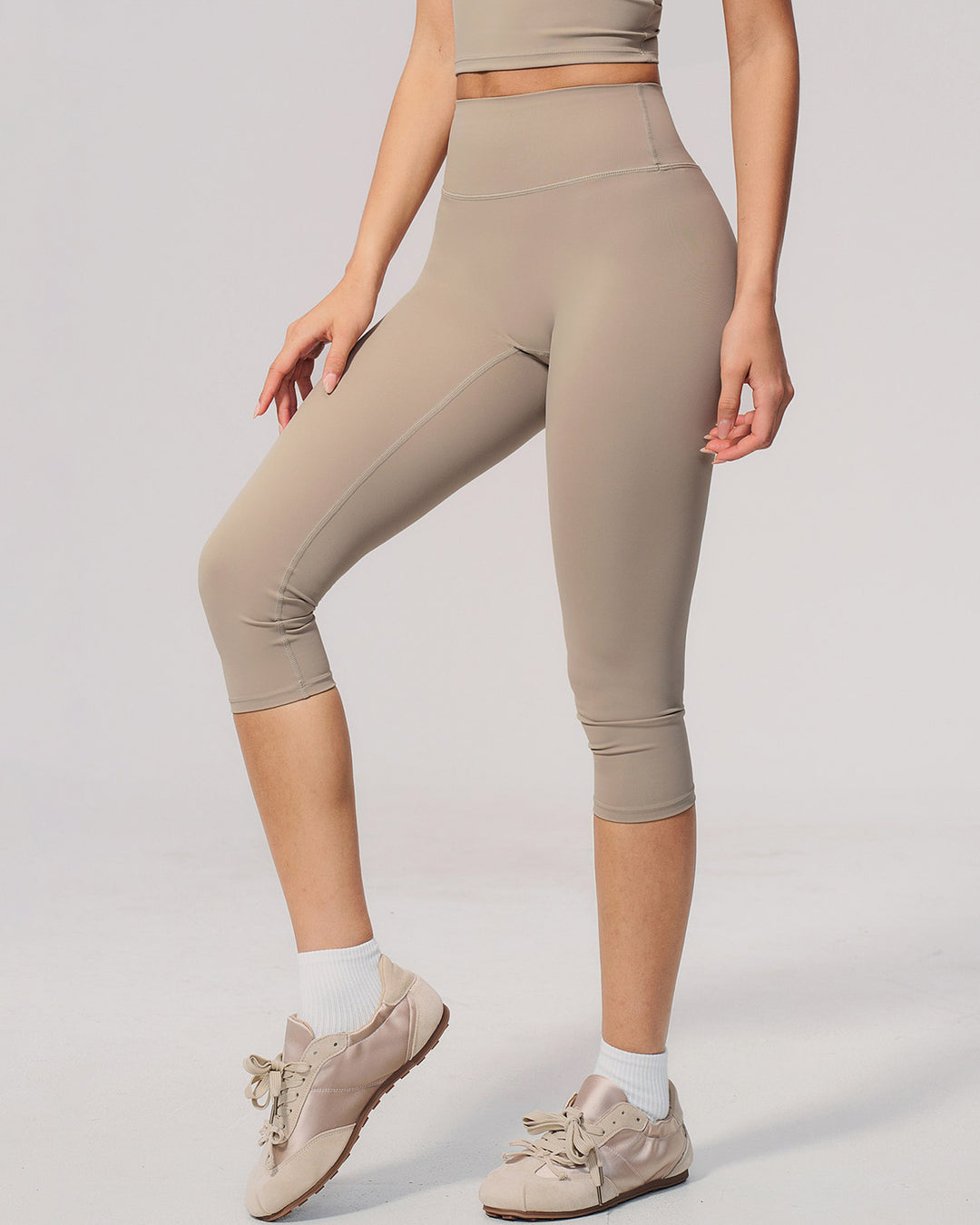Mireya Seamless Capri - Sandstone
