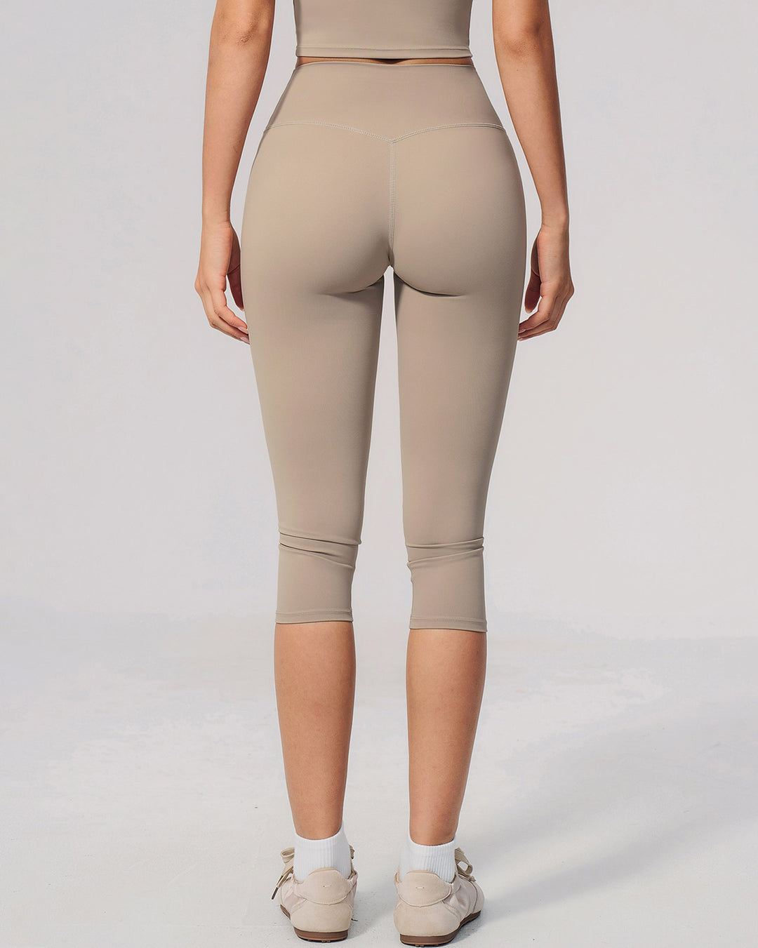 Mireya Seamless Capri - Sandstone
