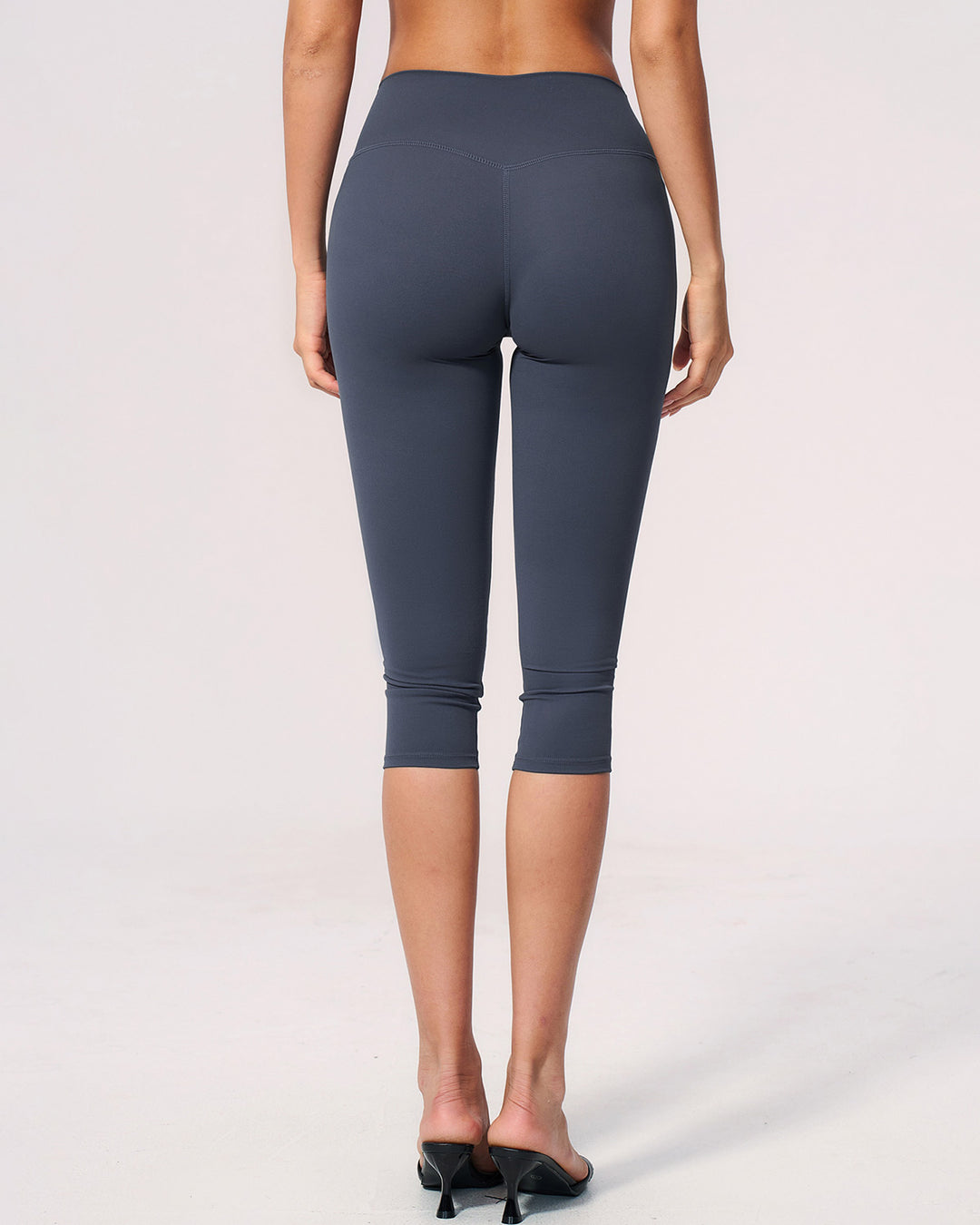 Mireya Seamless Capri - Slate Blue