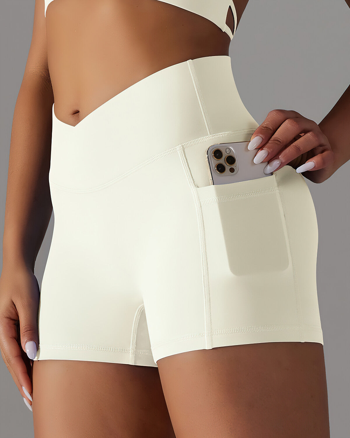 Selene Seamless Pocket Shorts - Beige