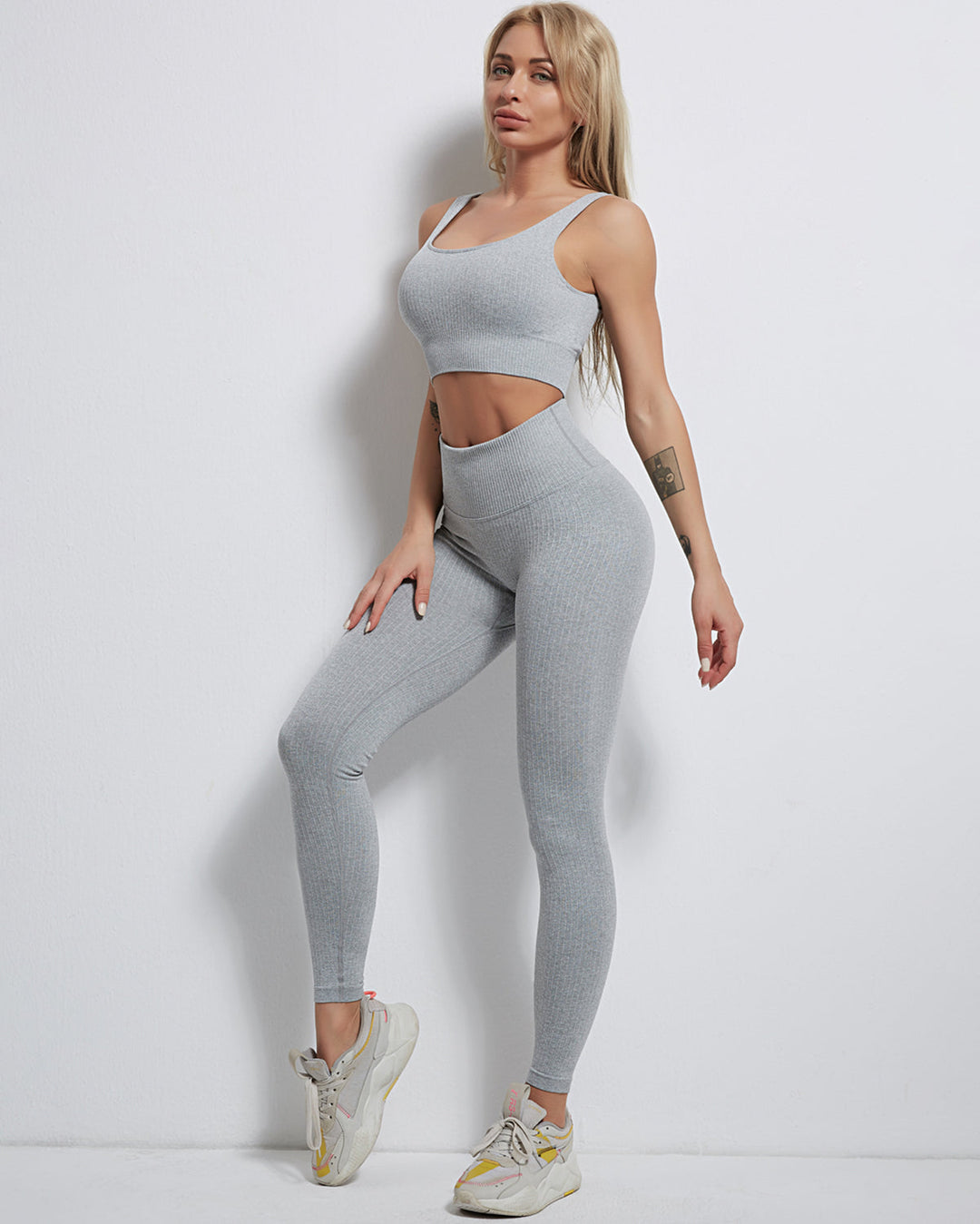 Rozy Ribbed Sports Bra - Grey